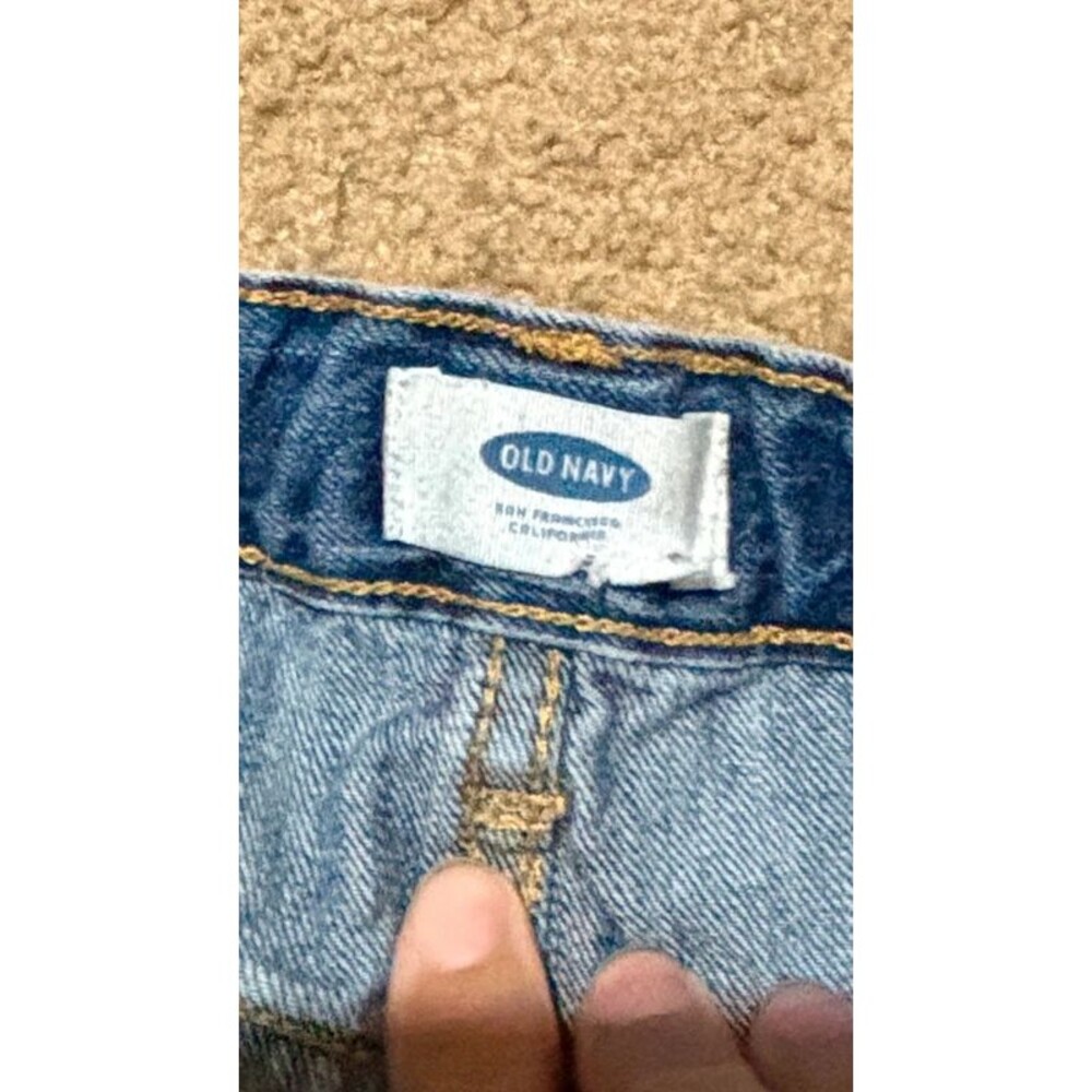 Shorts - Picture 3 of 4